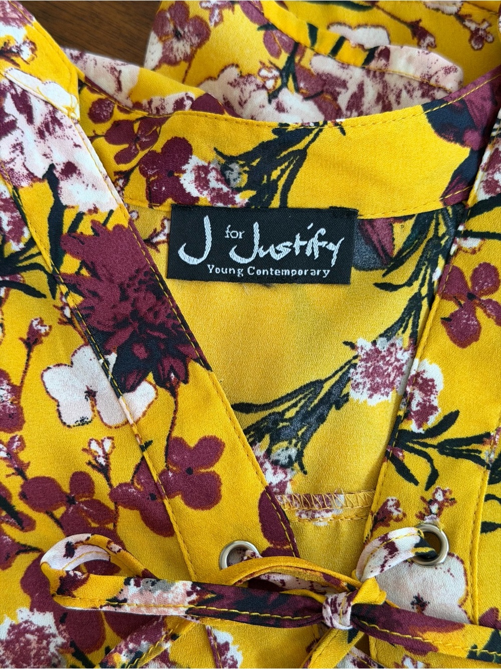 Women’s Yellow Floral Lace-Up V-Neck Tunic Size XXL - Picture 8 of 9